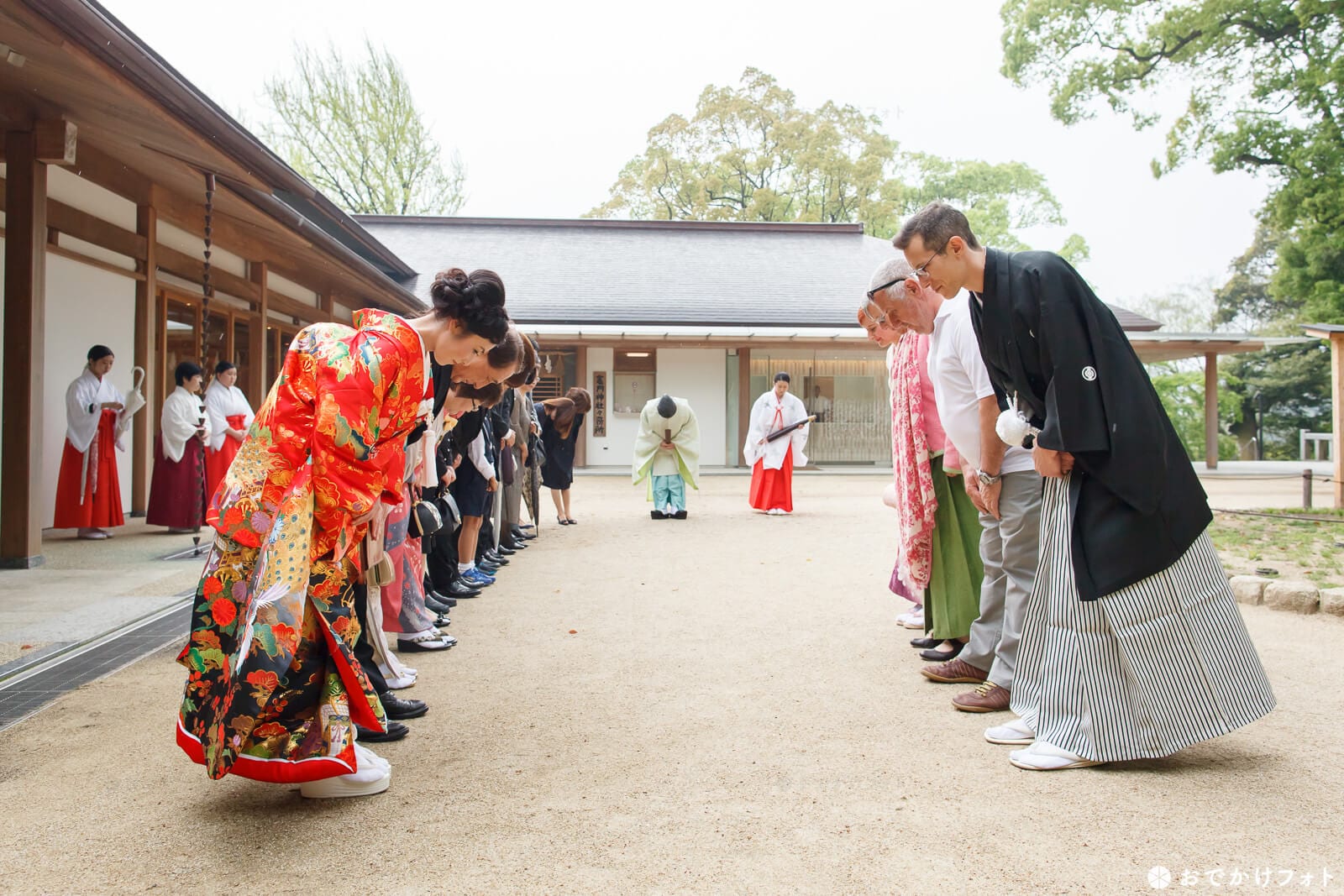 竈門神社で結婚式