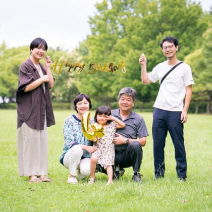 春日公園で４歳誕生日記念の家族写真