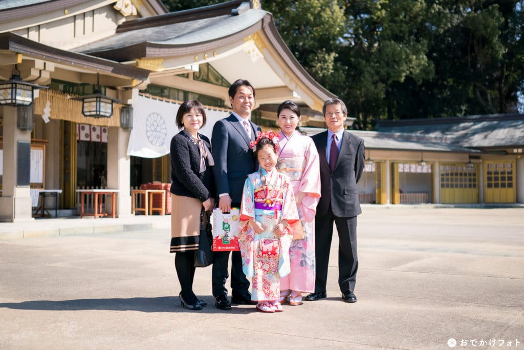 拝殿前 福岡縣護国神社