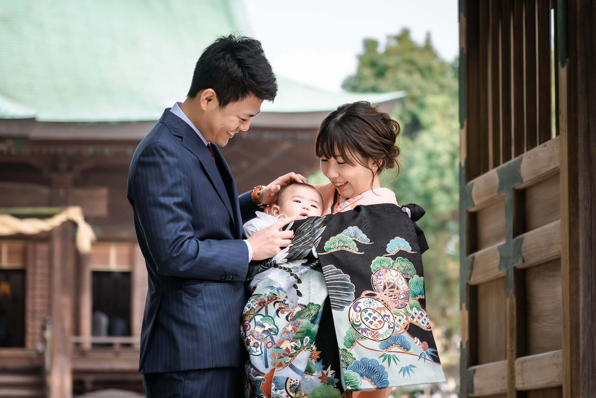 久留米水天宮でお宮参り、お目々パッチリのカワイイ男の子でした♡