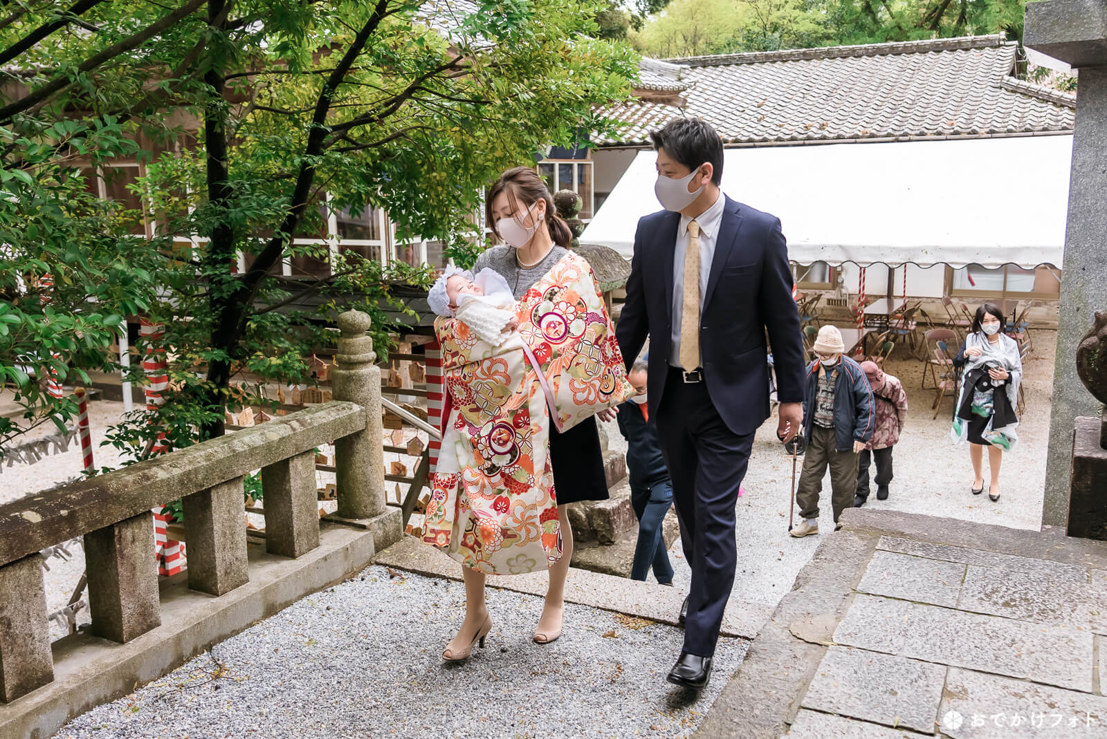 飯盛神社でお宮参り写真の出張ロケーション撮影