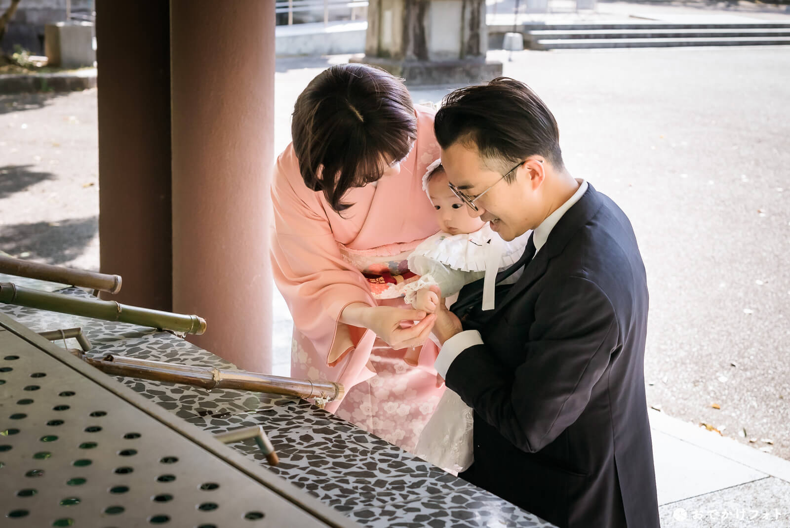 福岡県護国神社でお宮参り写真の出張ロケーション撮影