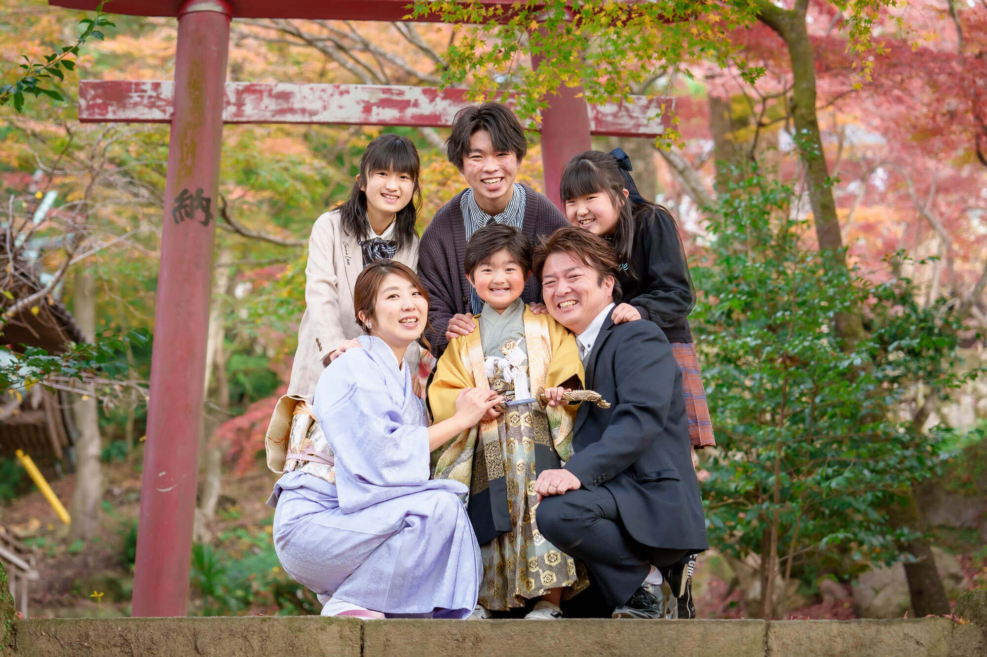 竈門神社で七五三の出張撮影、4人兄妹の末っ子くん、家族みんなの愛されキャラでした♡