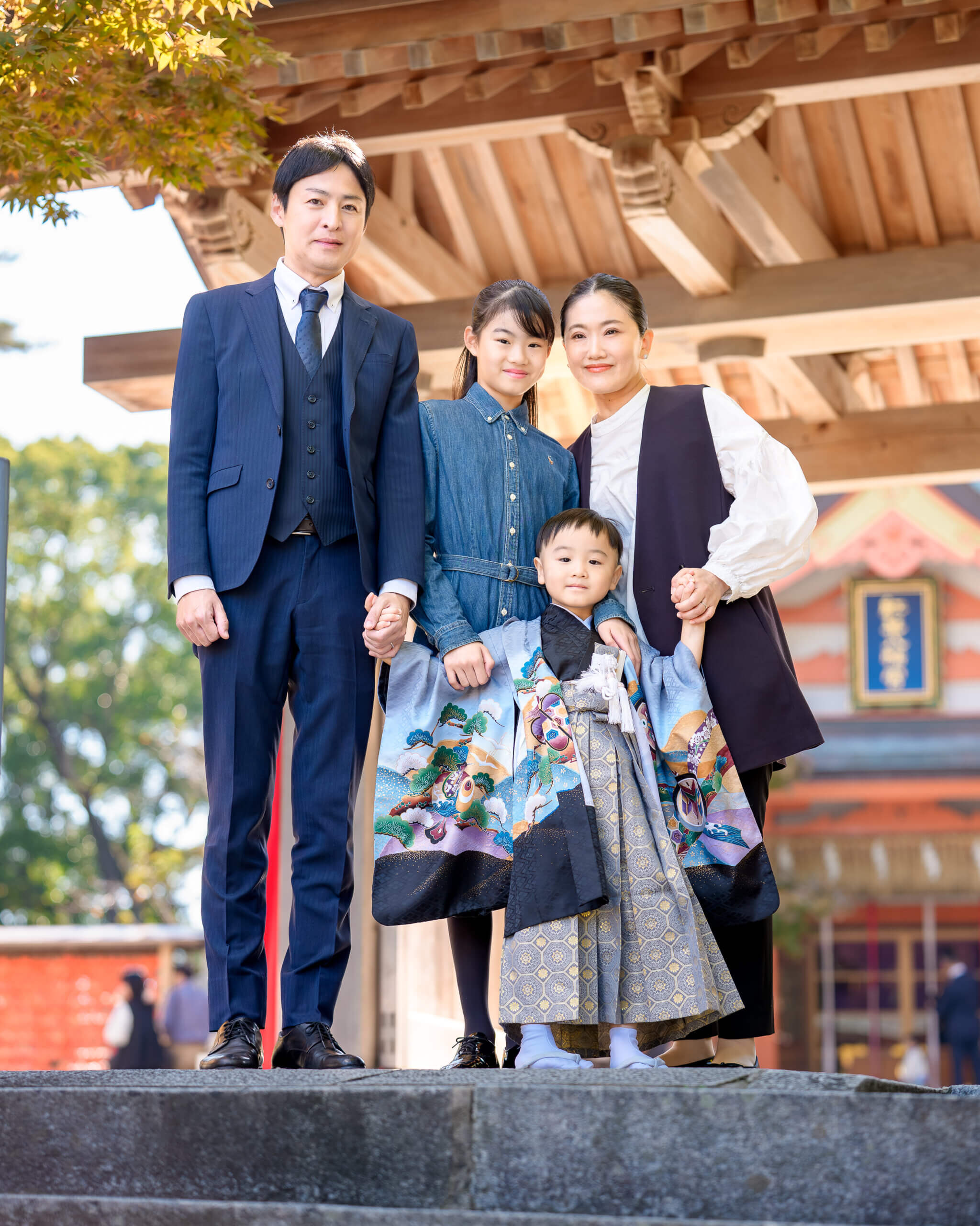 紅葉八幡宮で七五三のロケーションフォト出張撮影