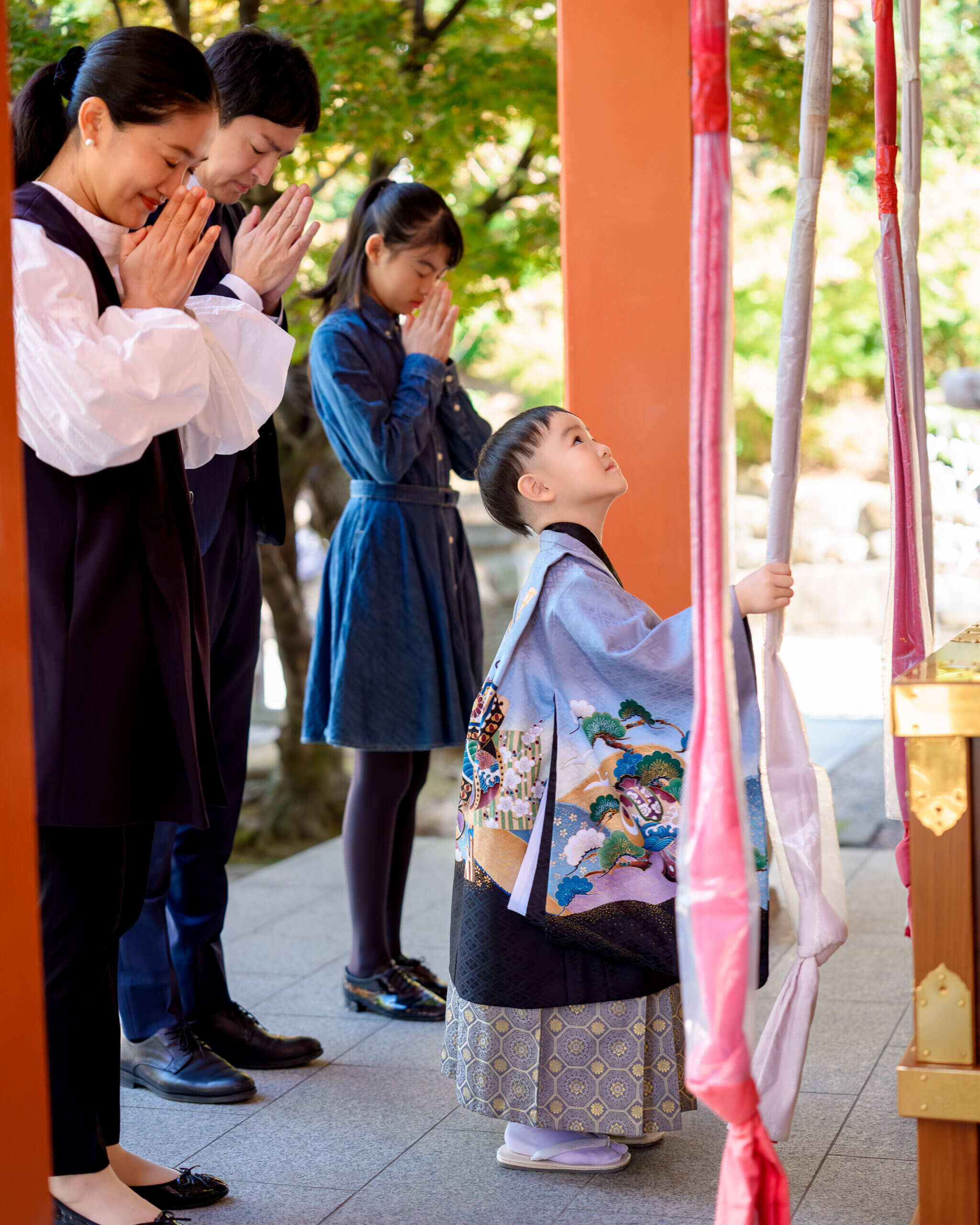 紅葉八幡宮で七五三のロケーションフォト出張撮影
