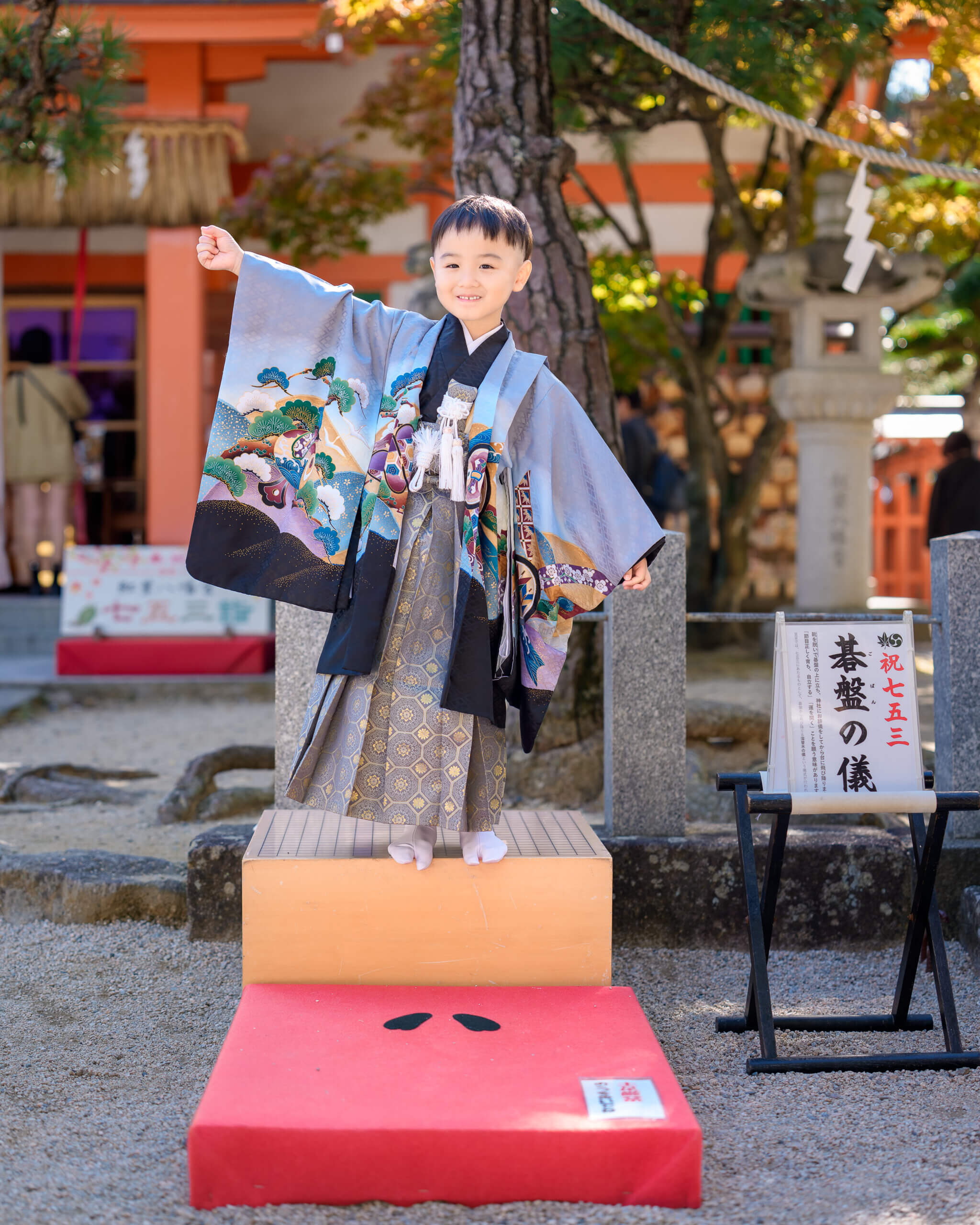 紅葉八幡宮で七五三のロケーションフォト出張撮影