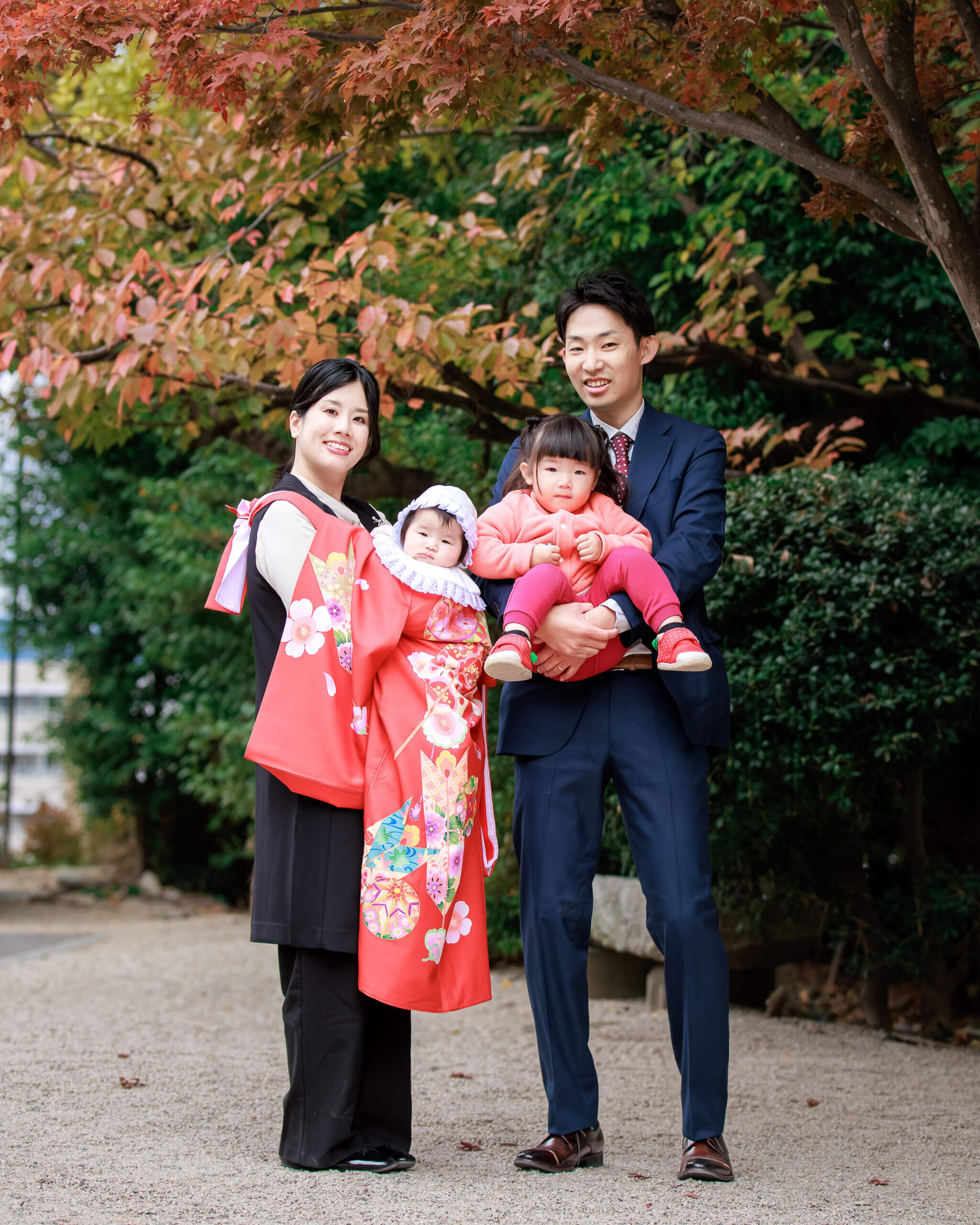 紅葉八幡宮でお宮参りのロケーションフォト出張撮影