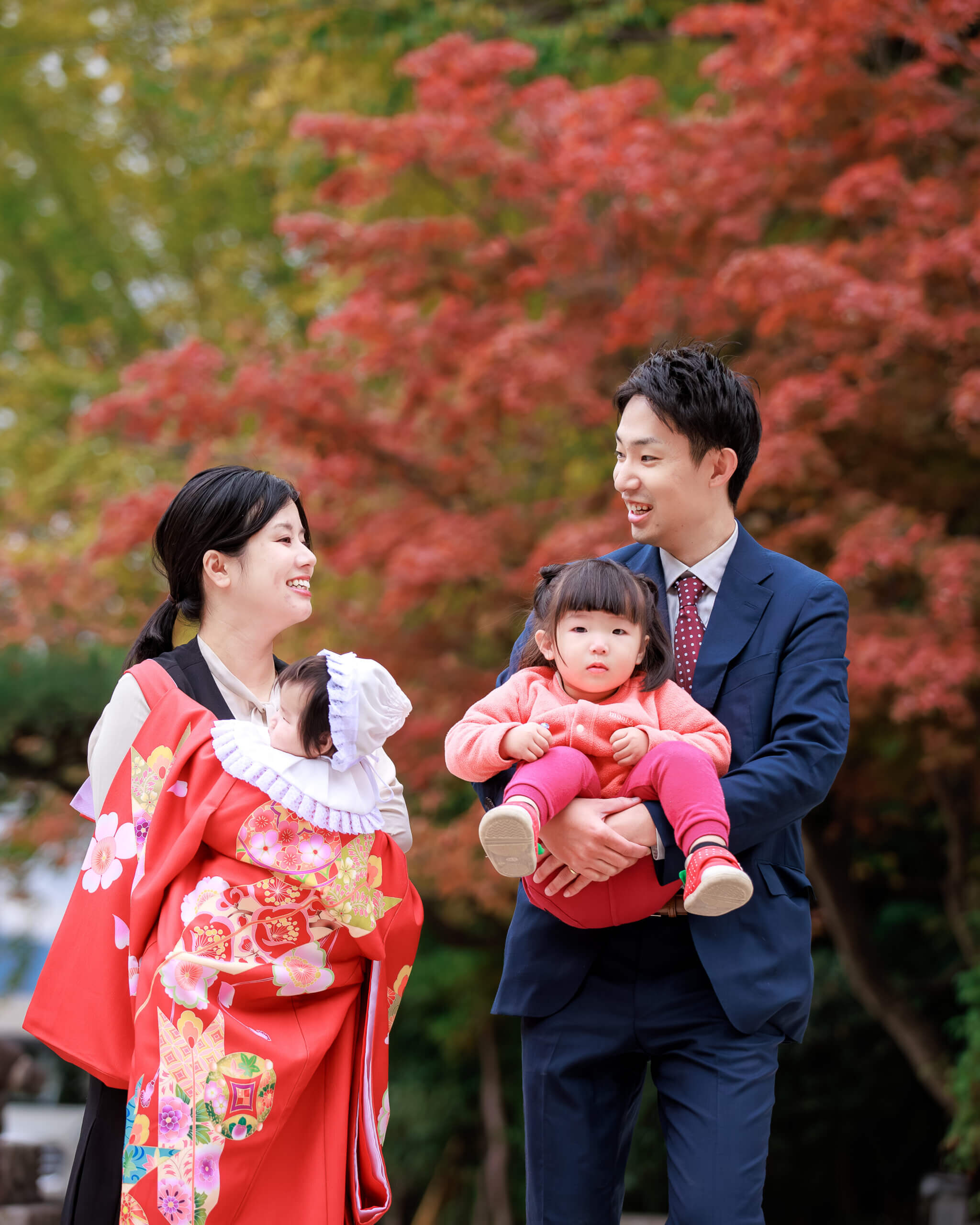 紅葉八幡宮でお宮参りのロケーションフォト出張撮影